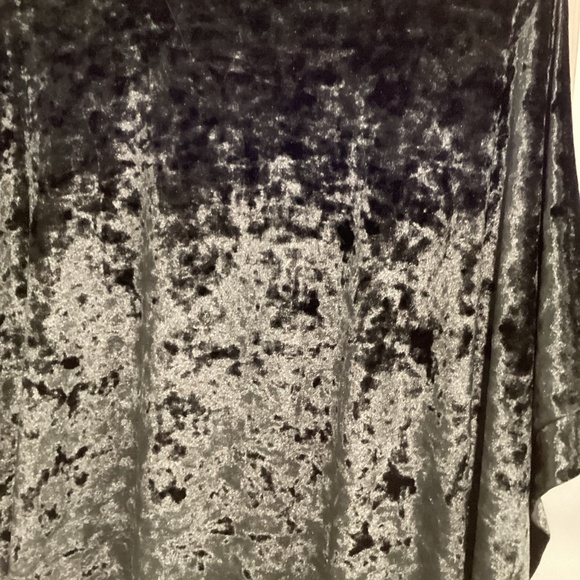 Victoria’s Secret Black Velvet Kimono Size Medium/Large - Picture 3 of 4